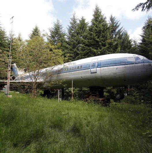 Американский пенсионер поселился в самолете Boeing 727