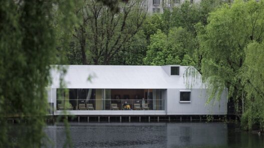 Павильон The Lake House вид седьмой