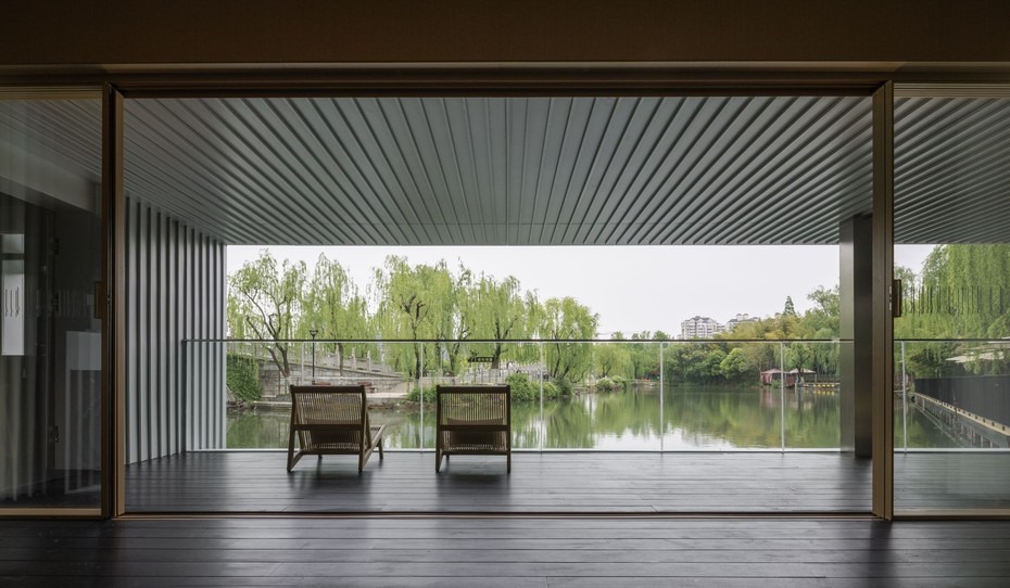 Павильон The Lake House вид первый