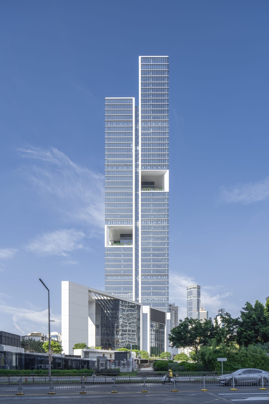 Небоскреб CITIC International Building вид шестой