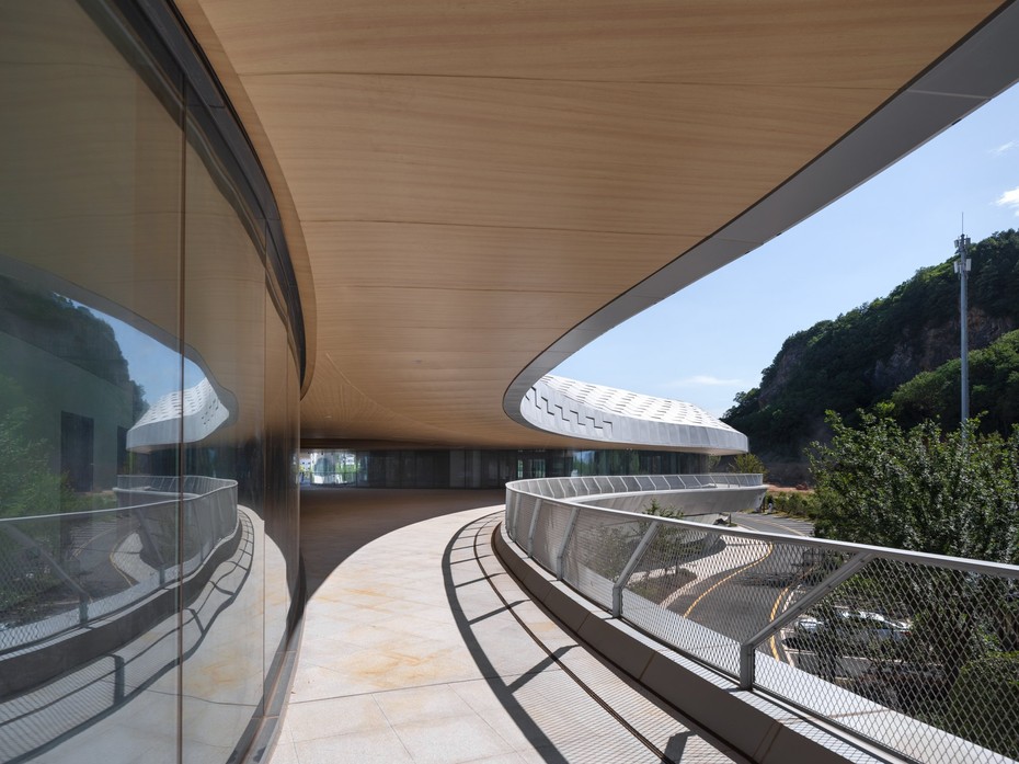 Комплекс Hushan Sports Park Swimming Center вид пятый