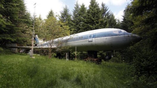 Американский пенсионер поселился в самолете Boeing 727