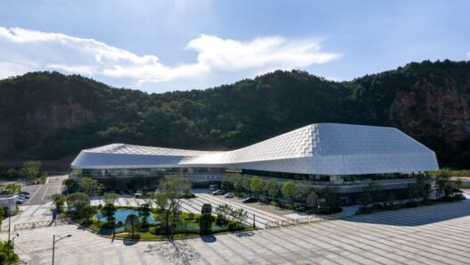 Комплекс Hushan Sports Park Swimming Center вид восьмой