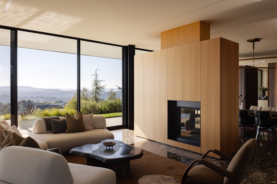 Дом Bronze and Black House вид второй