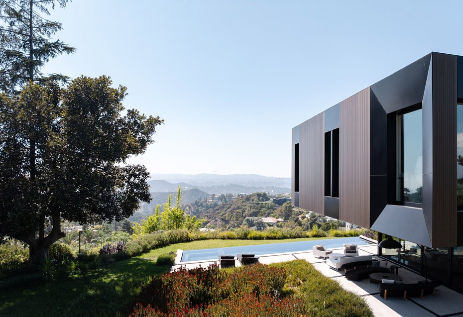 Дом Bronze and Black House вид четвертый