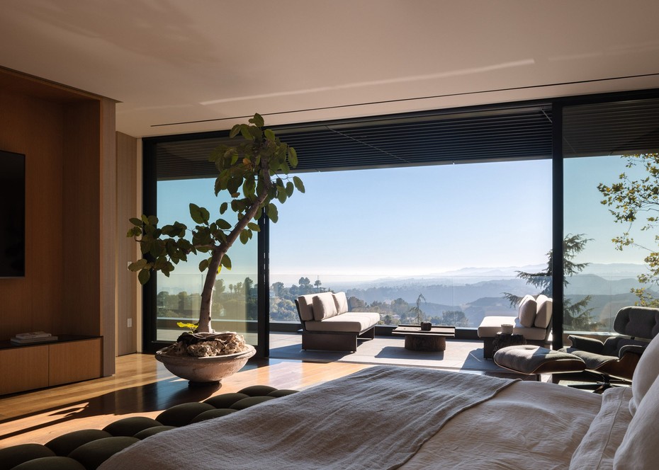 Дом Bronze and Black House вид первый