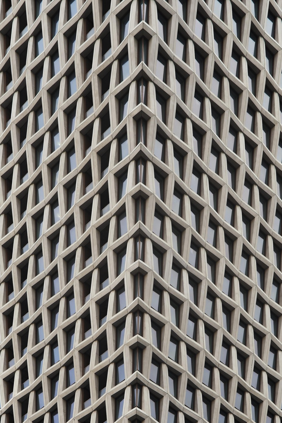 Небоскреб 900 Saint-Jacques вид второй