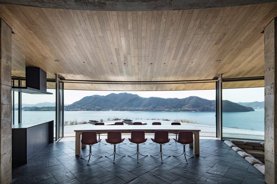 Комплекс Not A Hotel Setouchi вид первый