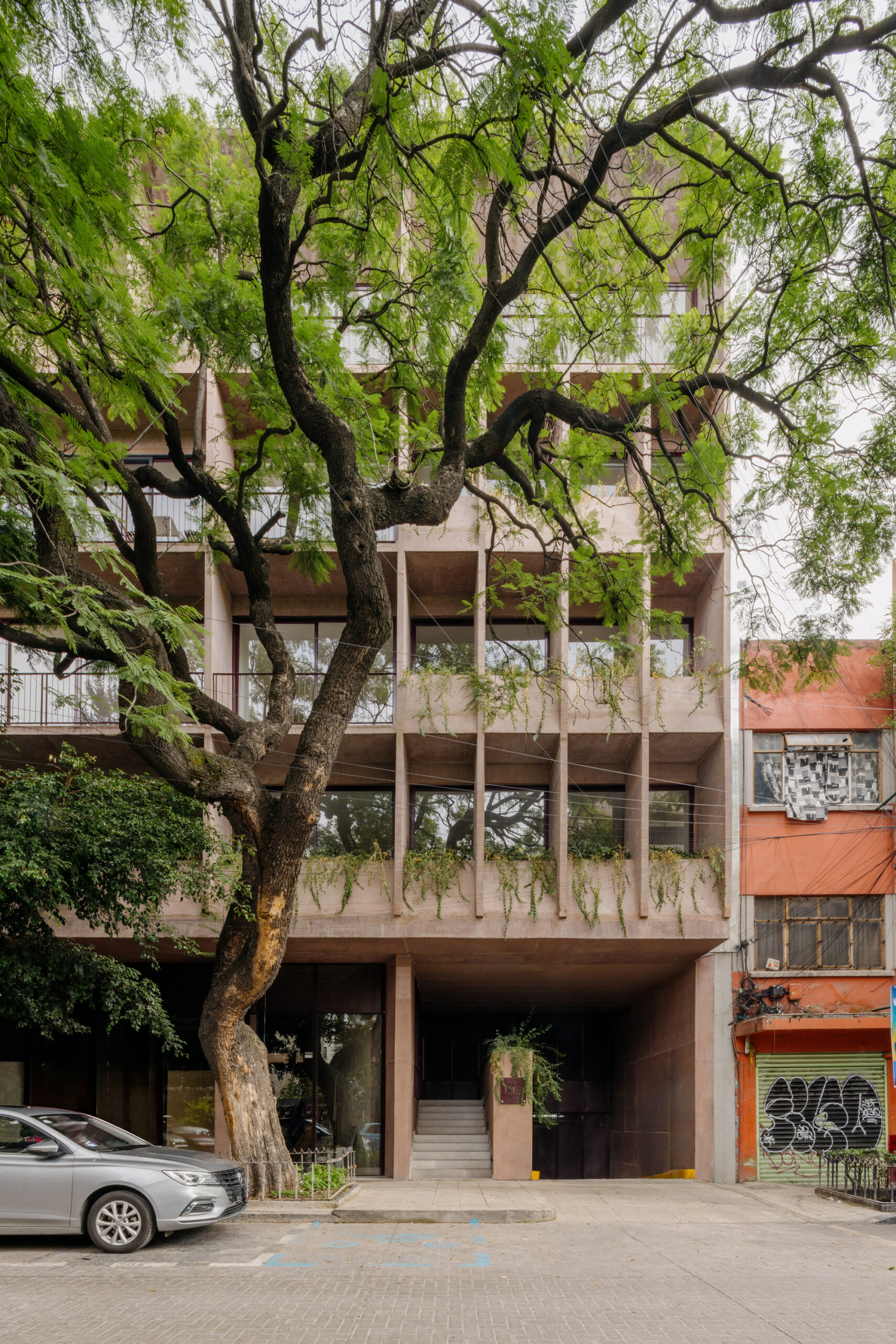 Londres 187 Building / CCA | Bernardo Quinzaños + Olga Romano