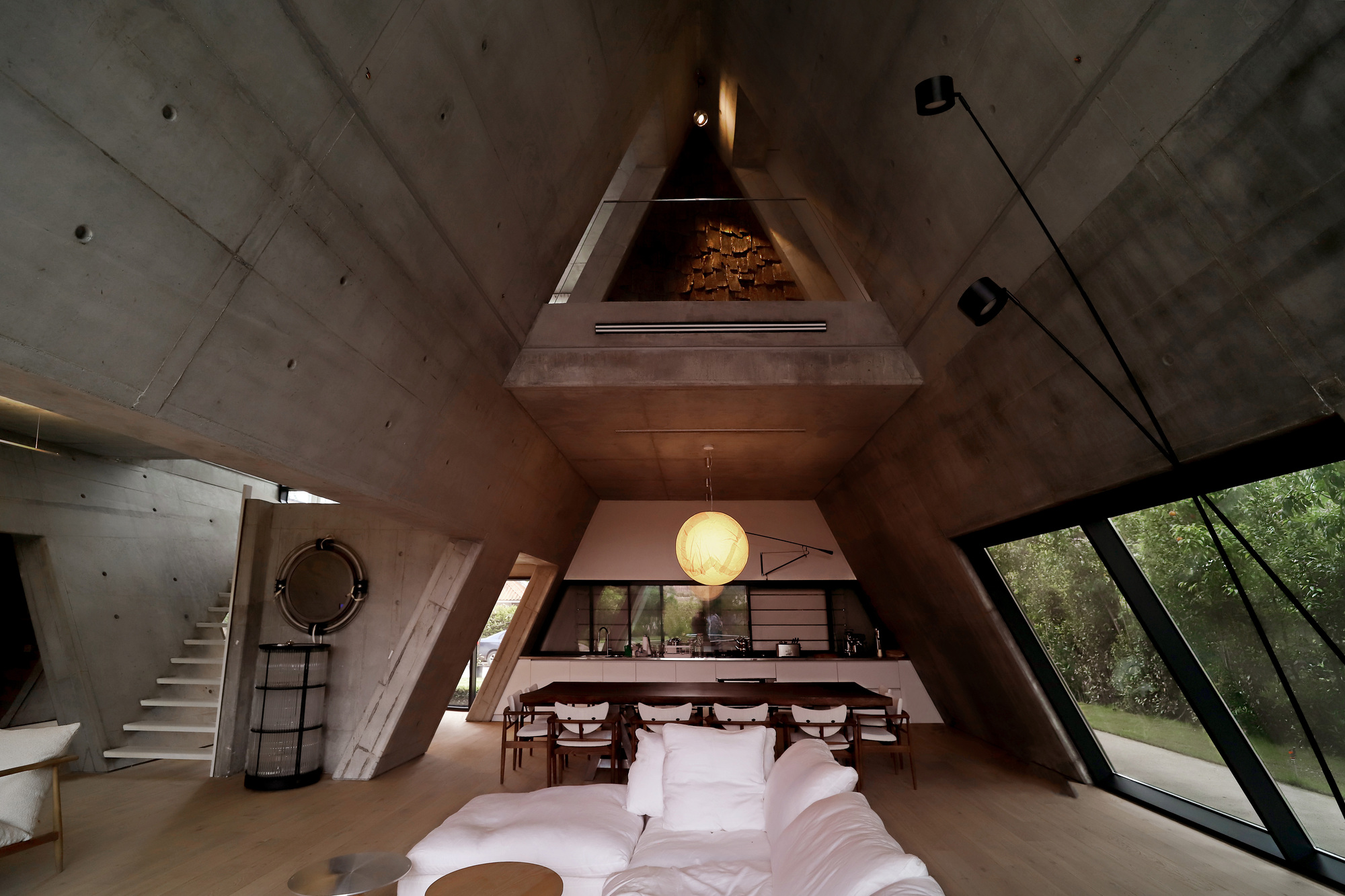 The Gable Villa / Next Office–Alireza Taghaboni