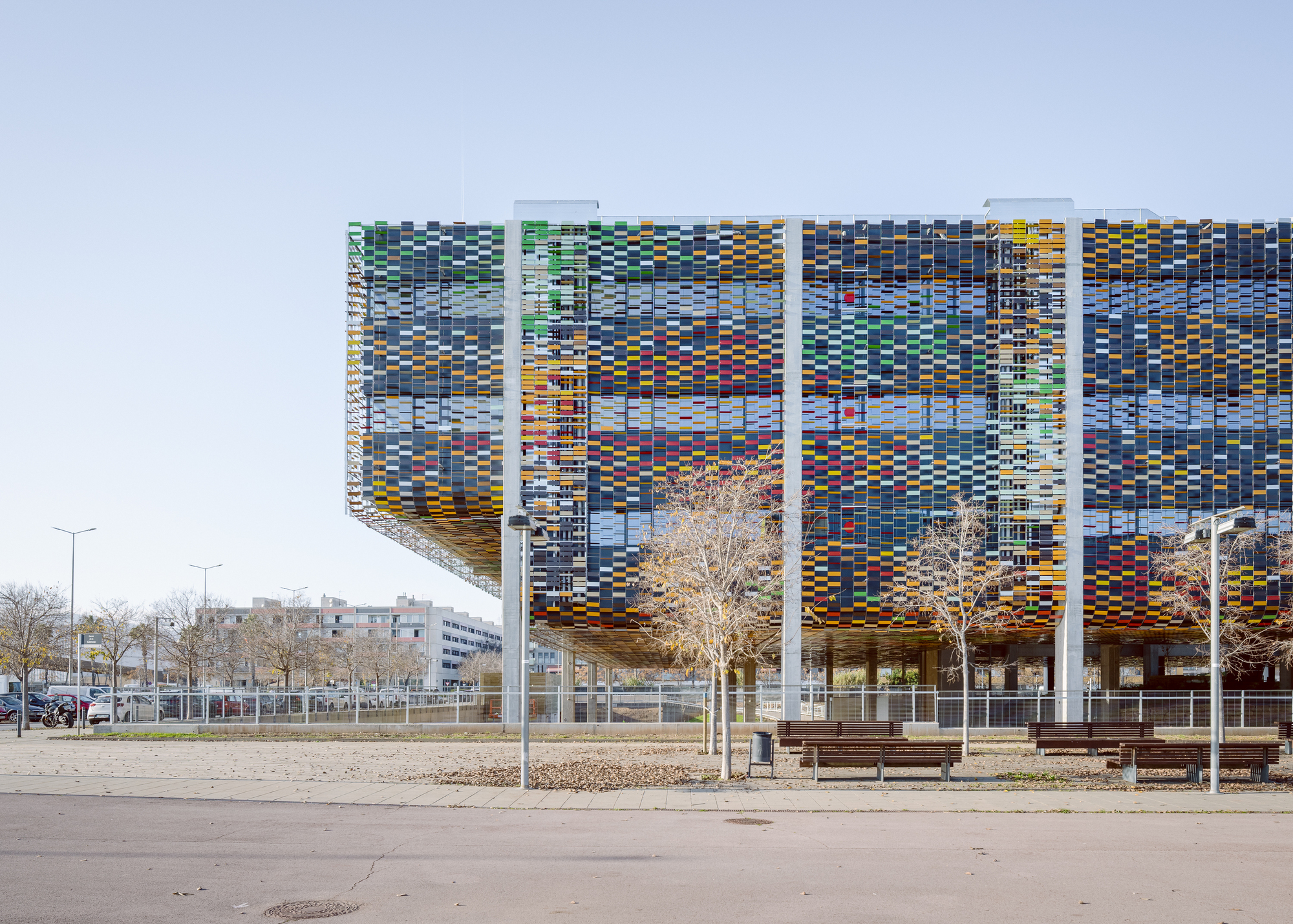 Delta Business Center / Picharchitects/Pich-Aguilera