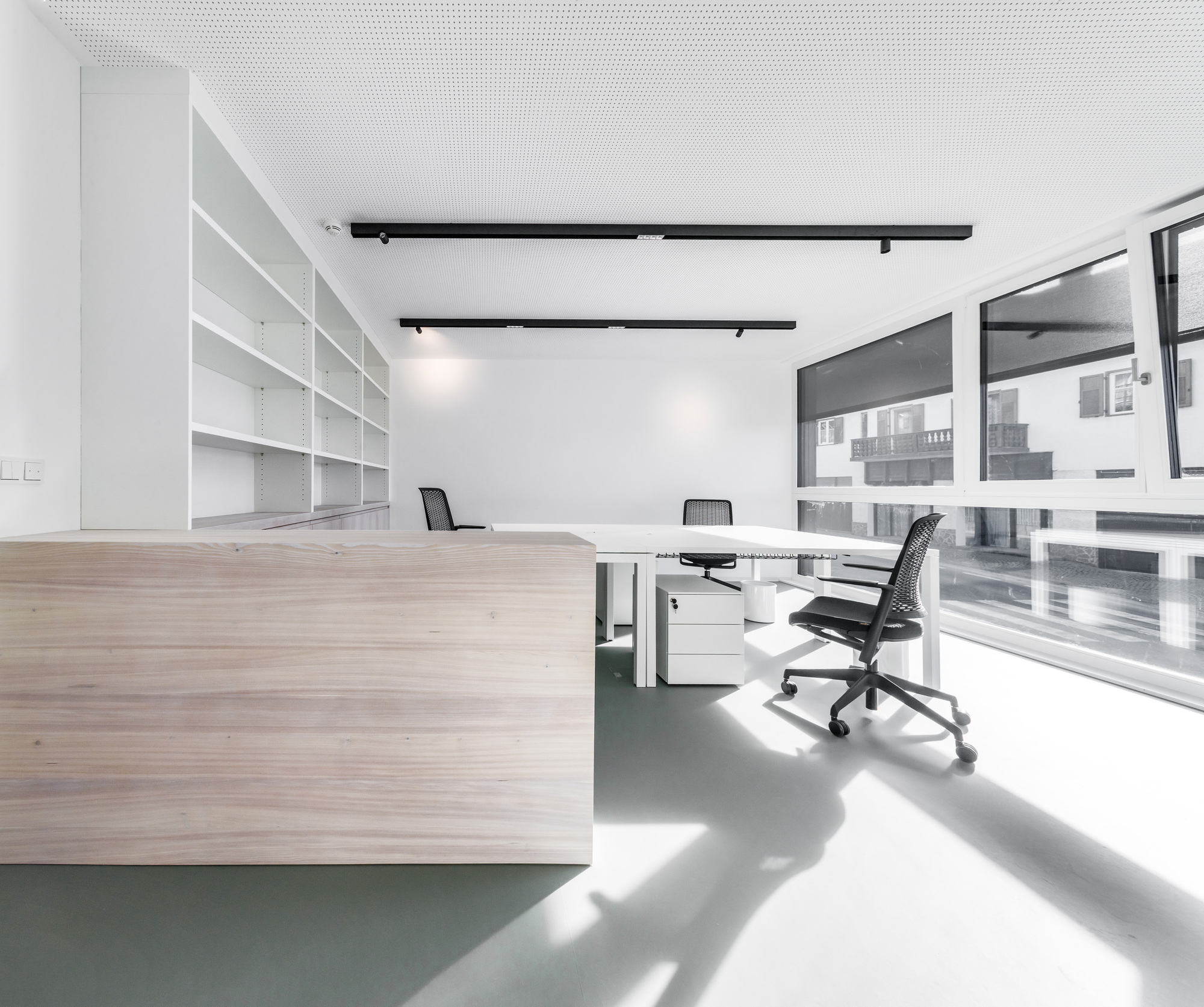 Лесничество в центре Нова-Поненте: проект Roland Baldi Architects, построенный из дерева