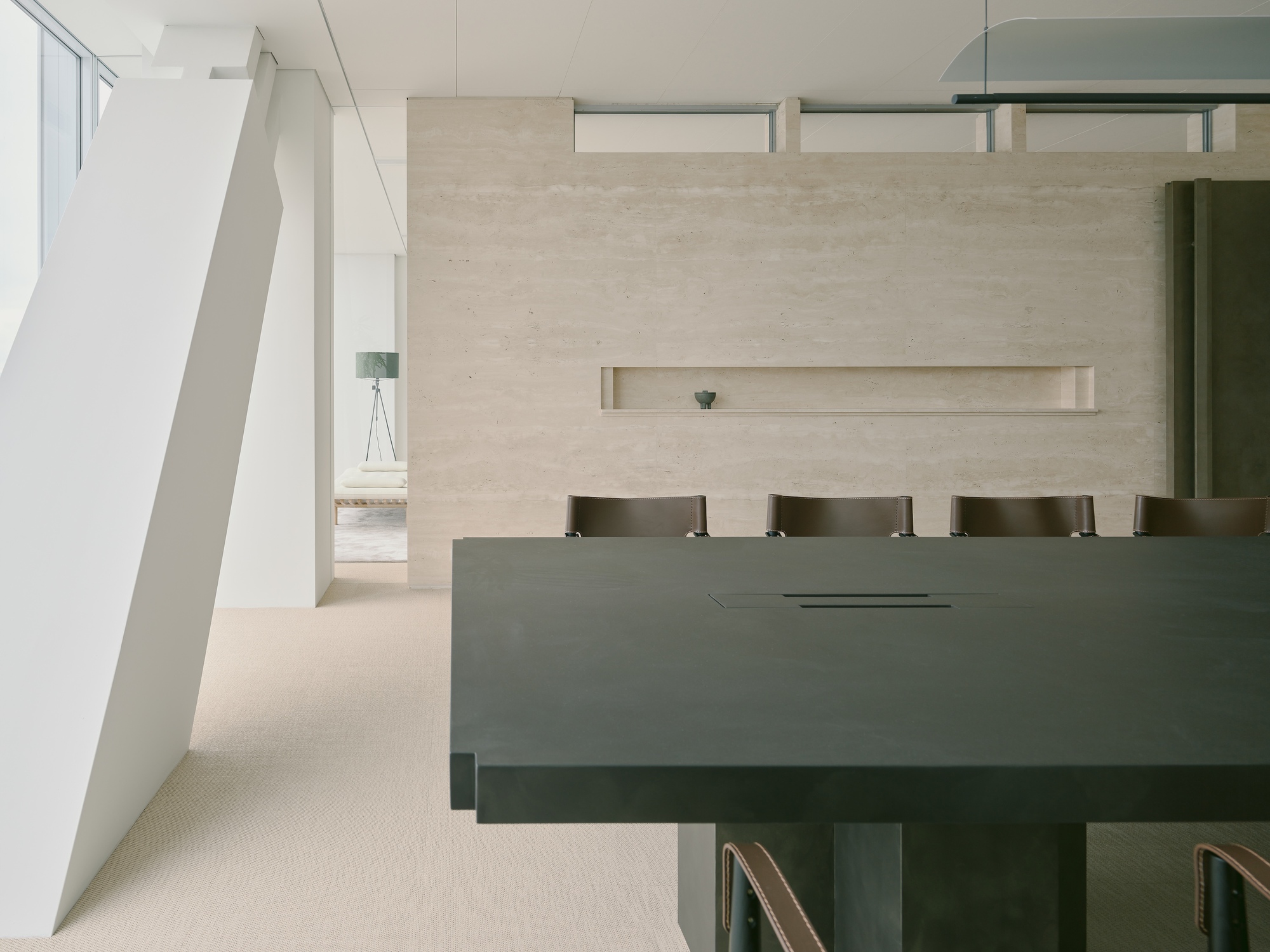 Office H / Minuspluse Design — офис в Тайбэе с «зоной взаимодействия сотрудников» в центре планировки