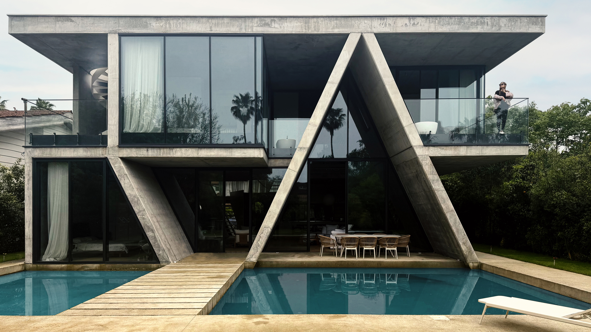 The Gable Villa / Next Office–Alireza Taghaboni