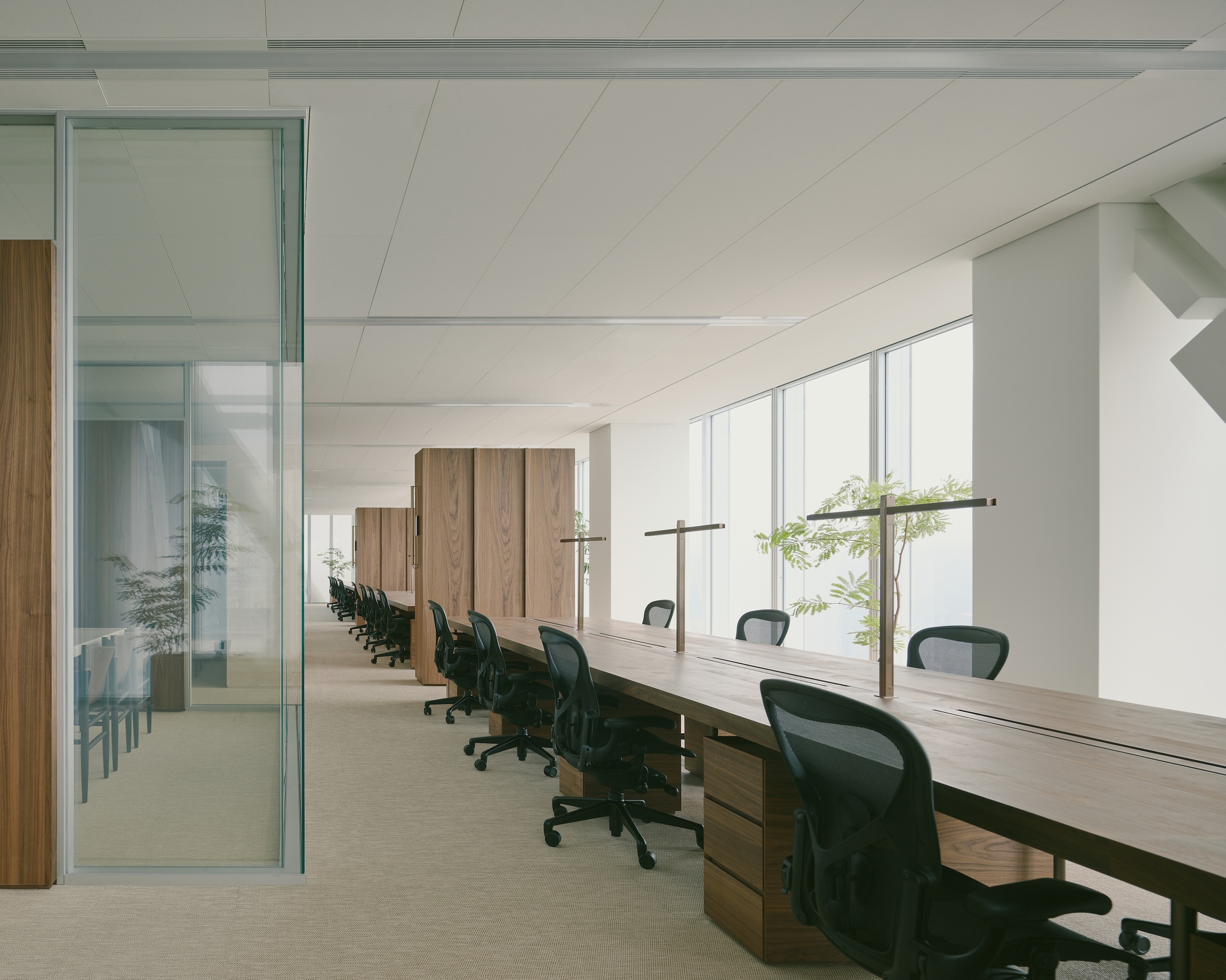 Office H / Minuspluse Design — офис в Тайбэе с «зоной взаимодействия сотрудников» в центре планировки