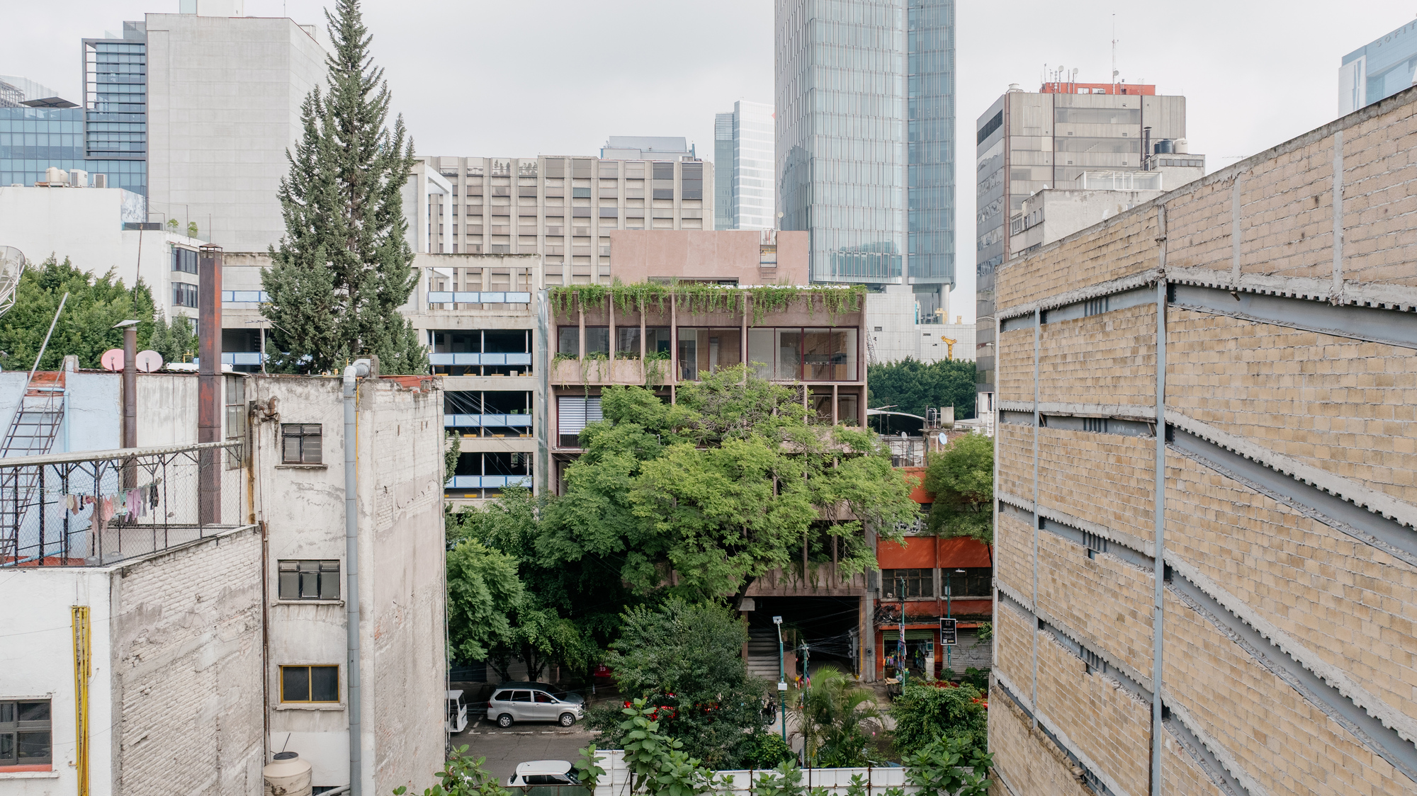 Londres 187 Building / CCA | Bernardo Quinzaños + Olga Romano