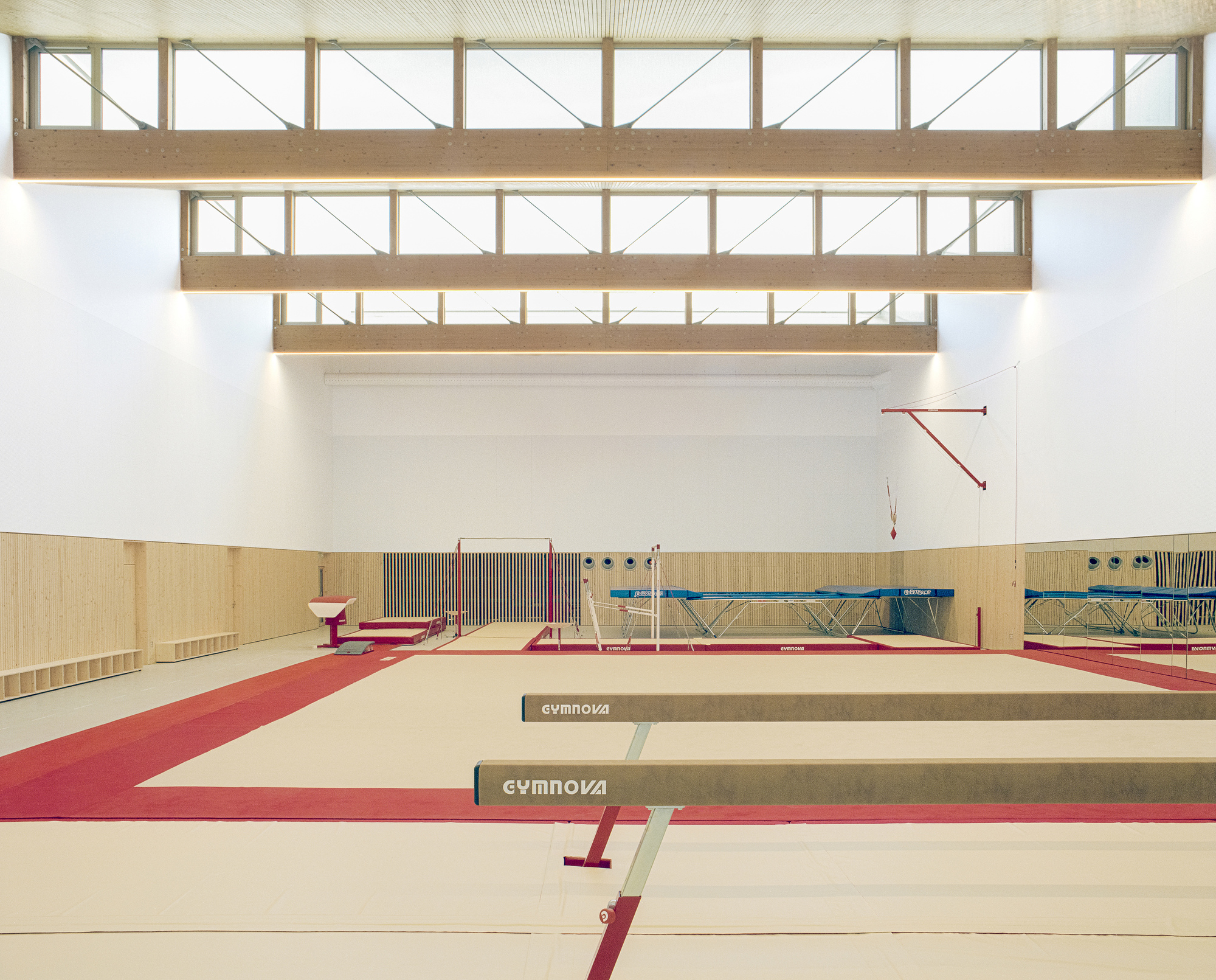 Спортивный комплекс Katia and Maurice Krafft в Экольсхайме / rhb architectes