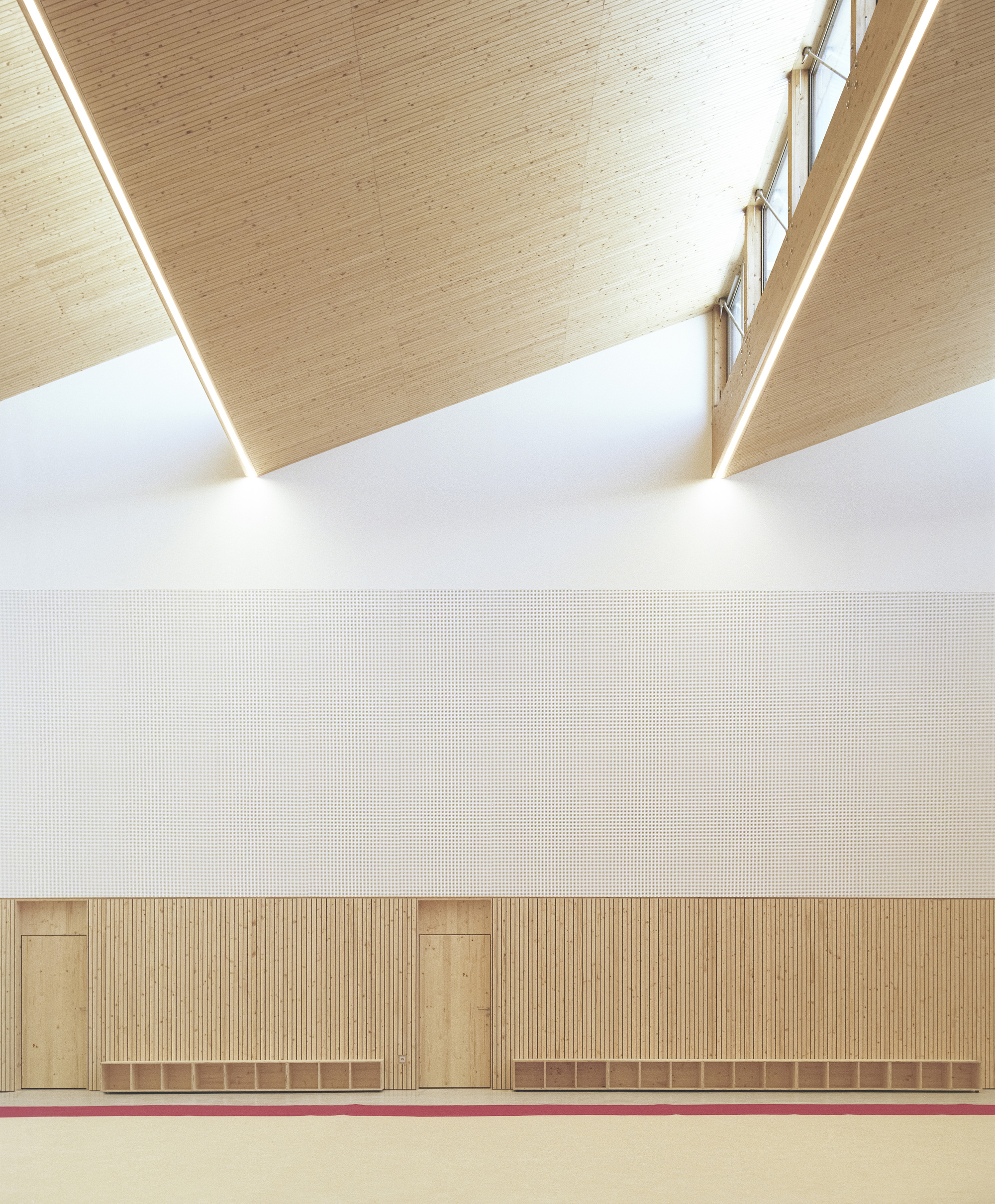 Спортивный комплекс Katia and Maurice Krafft в Экольсхайме / rhb architectes