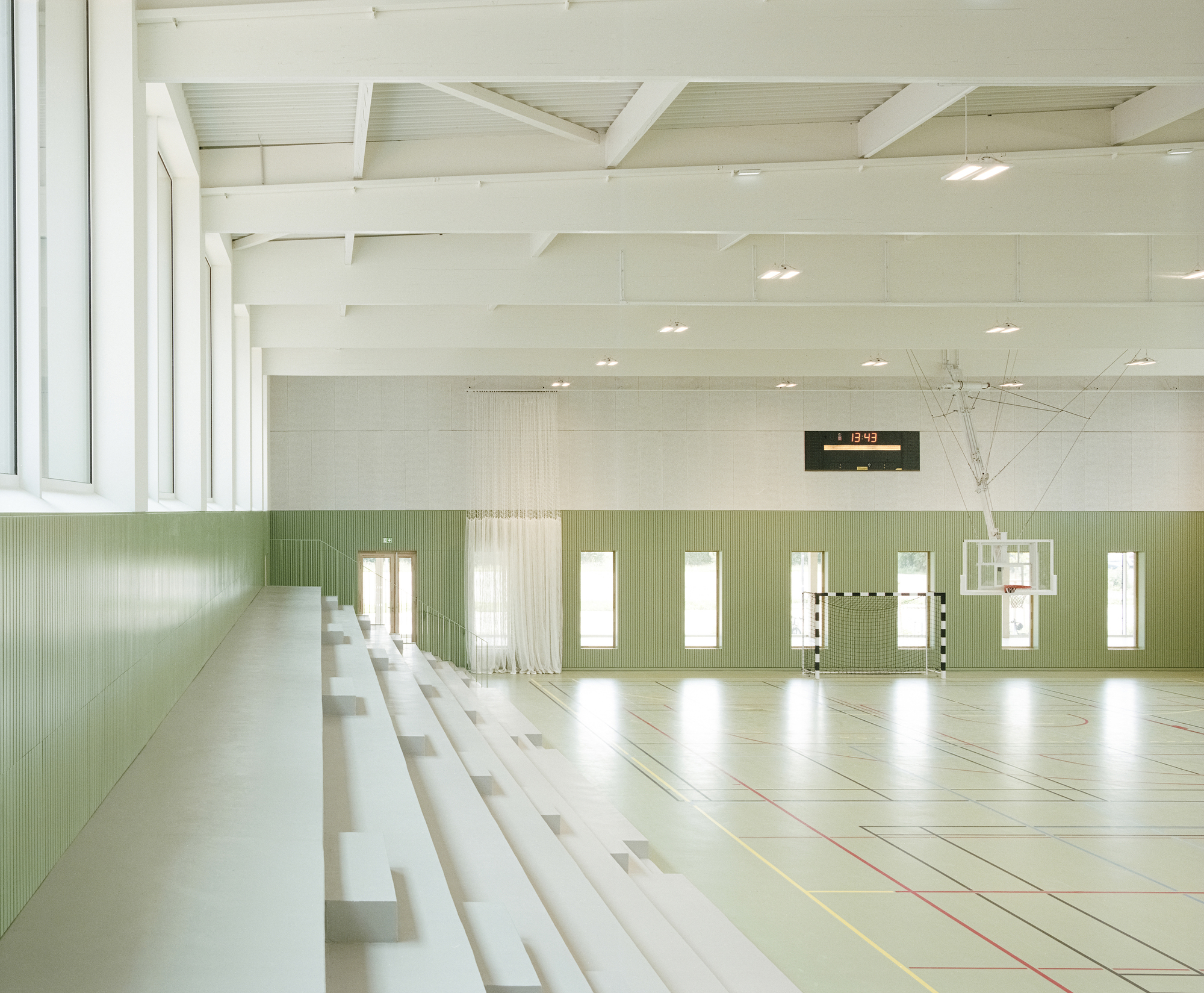 Спортивный комплекс Katia and Maurice Krafft в Экольсхайме / rhb architectes
