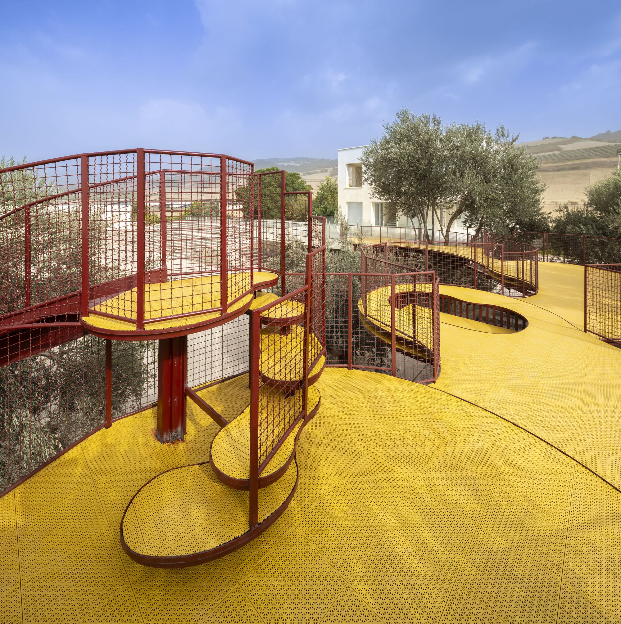 Детская площадка Cheshm Cheran Bazi / ZAV Architects