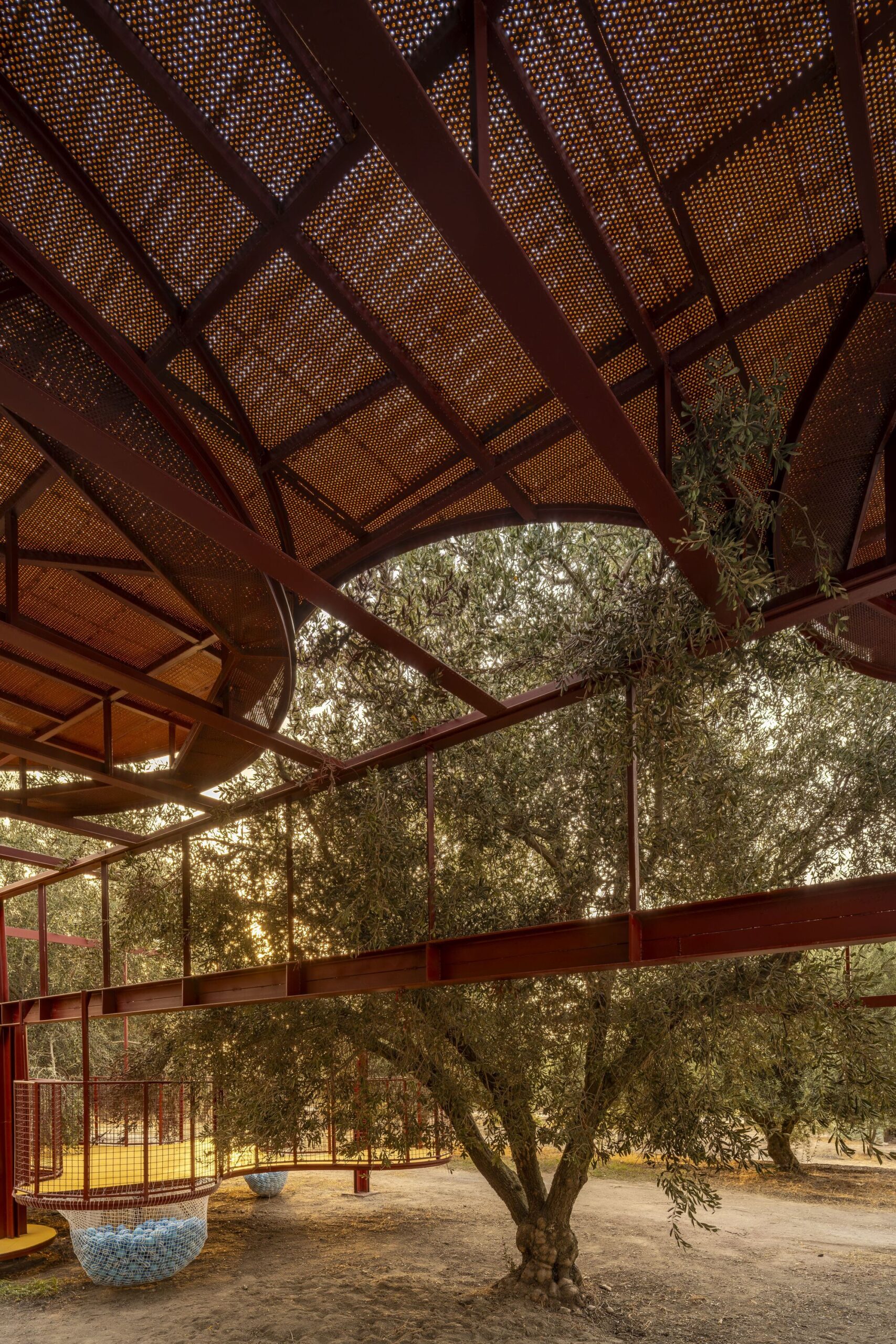 Детская площадка Cheshm Cheran Bazi / ZAV Architects