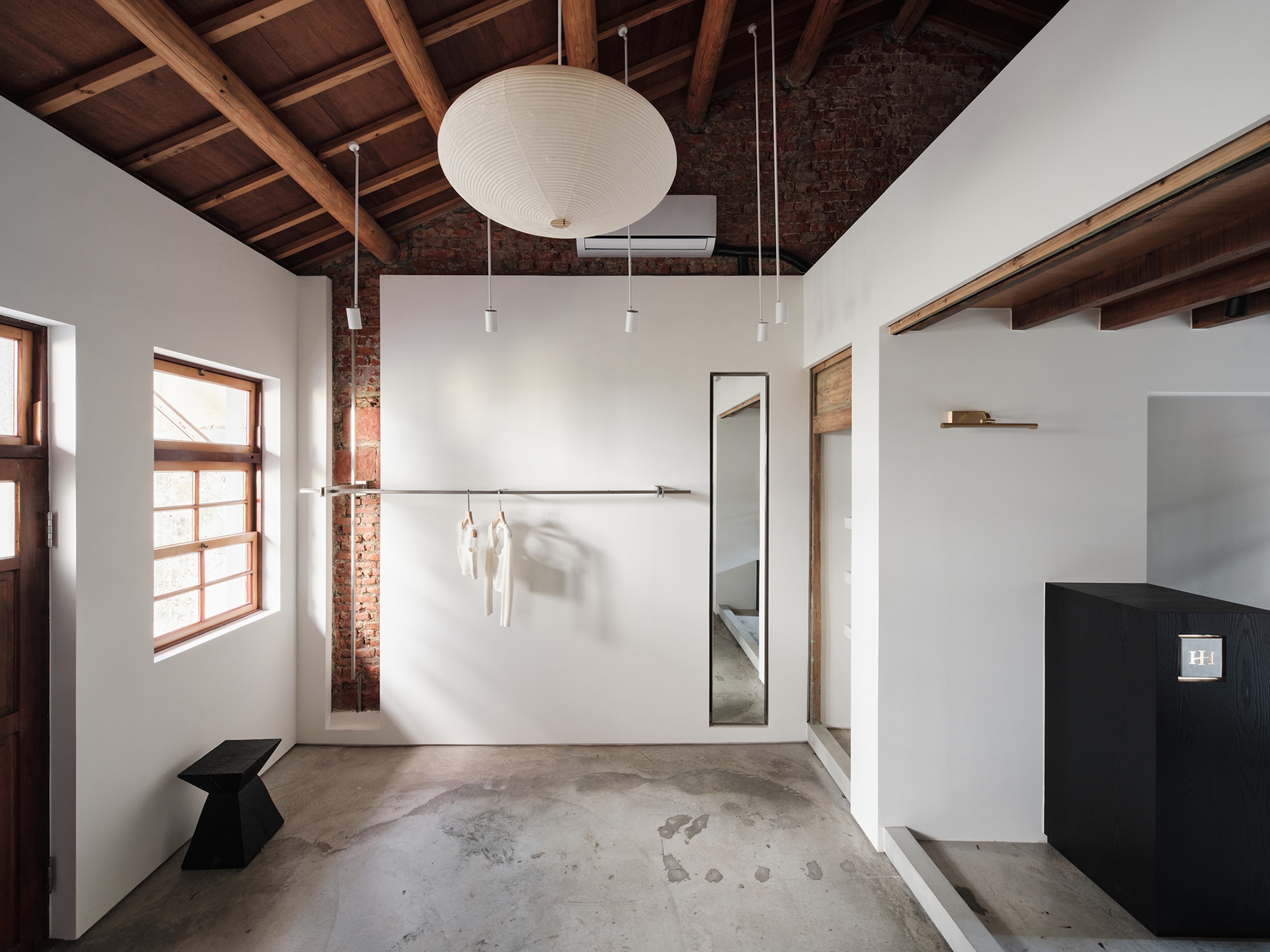 Human Haus TN / Minuspluse Design: редевелопмент традиционного таунхауса в торговое пространство