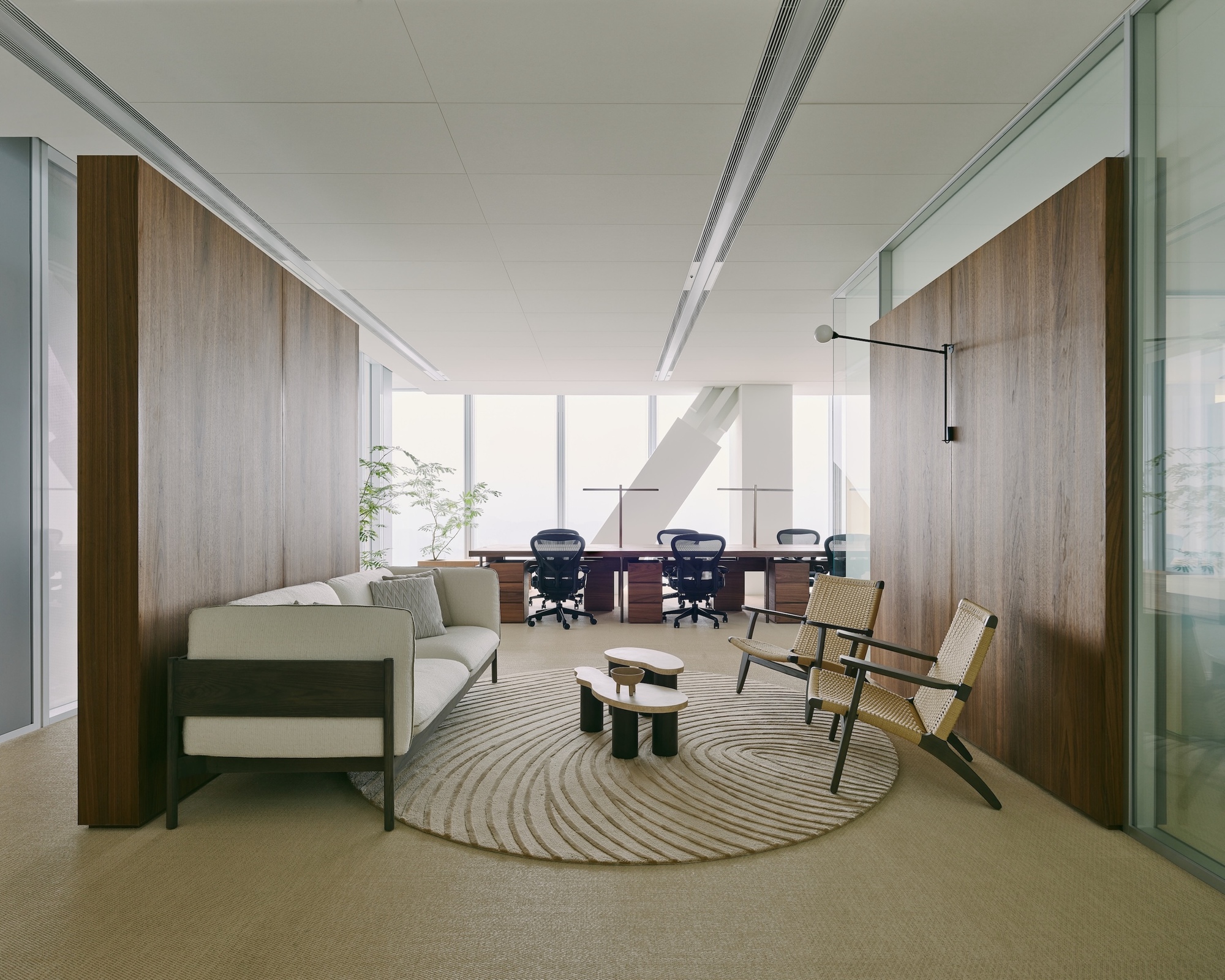 Office H / Minuspluse Design — офис в Тайбэе с «зоной взаимодействия сотрудников» в центре планировки
