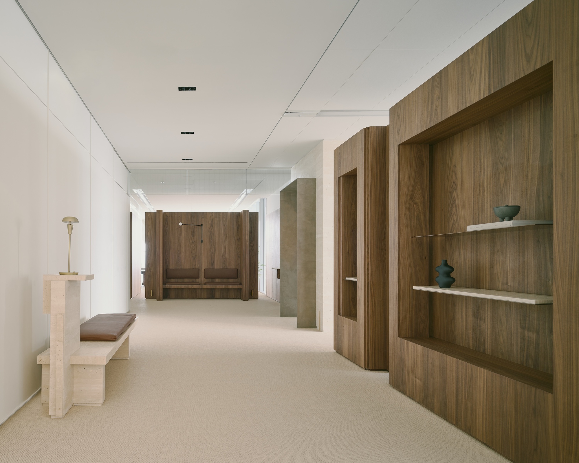 Office H / Minuspluse Design — офис в Тайбэе с «зоной взаимодействия сотрудников» в центре планировки