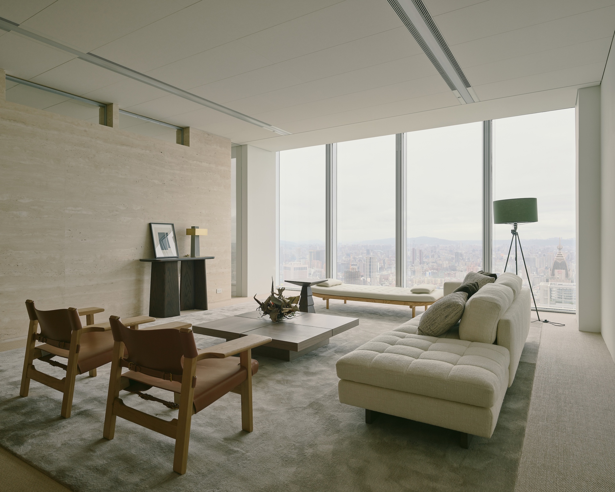 Office H / Minuspluse Design — офис в Тайбэе с «зоной взаимодействия сотрудников» в центре планировки