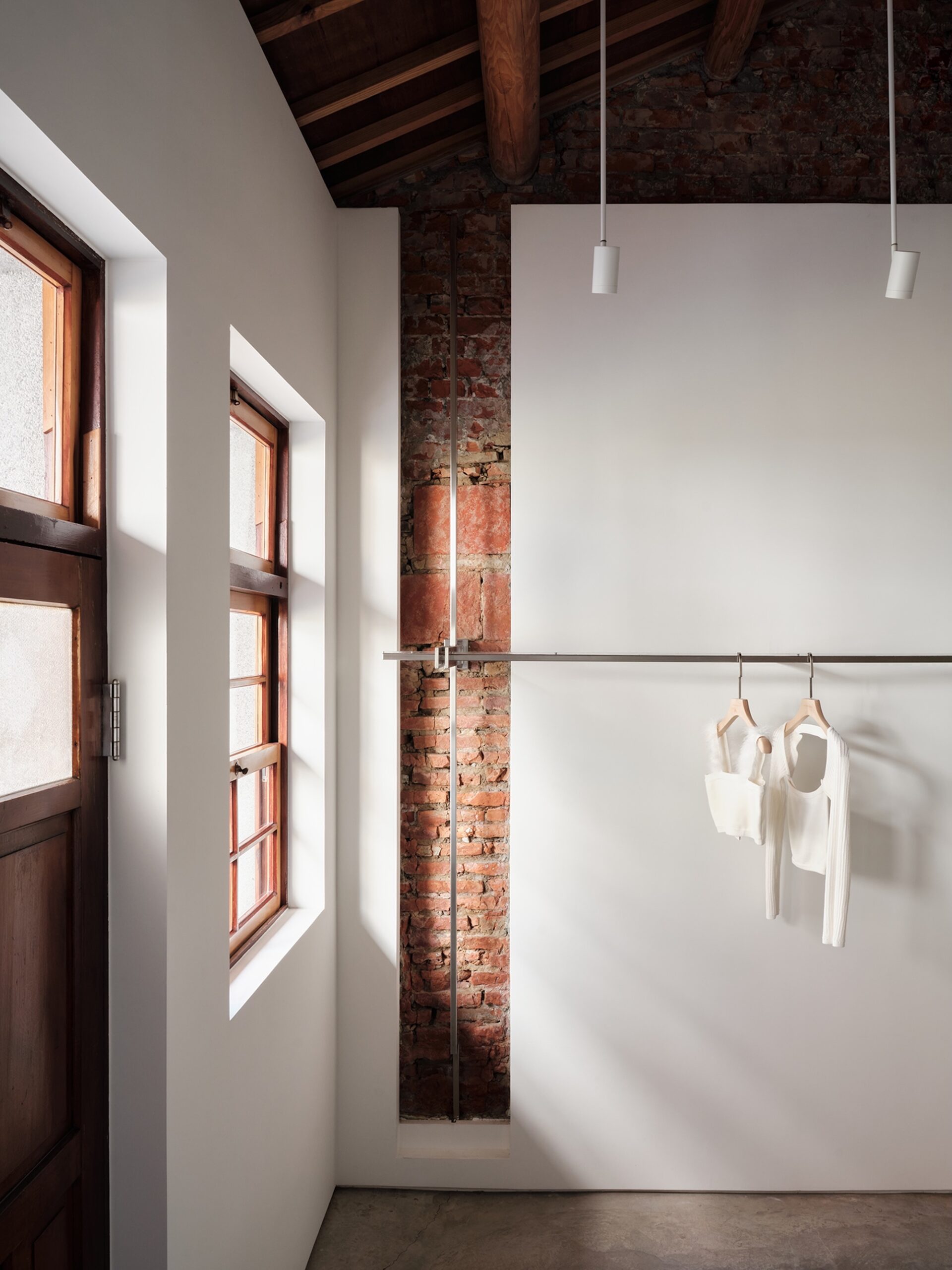 Human Haus TN / Minuspluse Design: редевелопмент традиционного таунхауса в торговое пространство