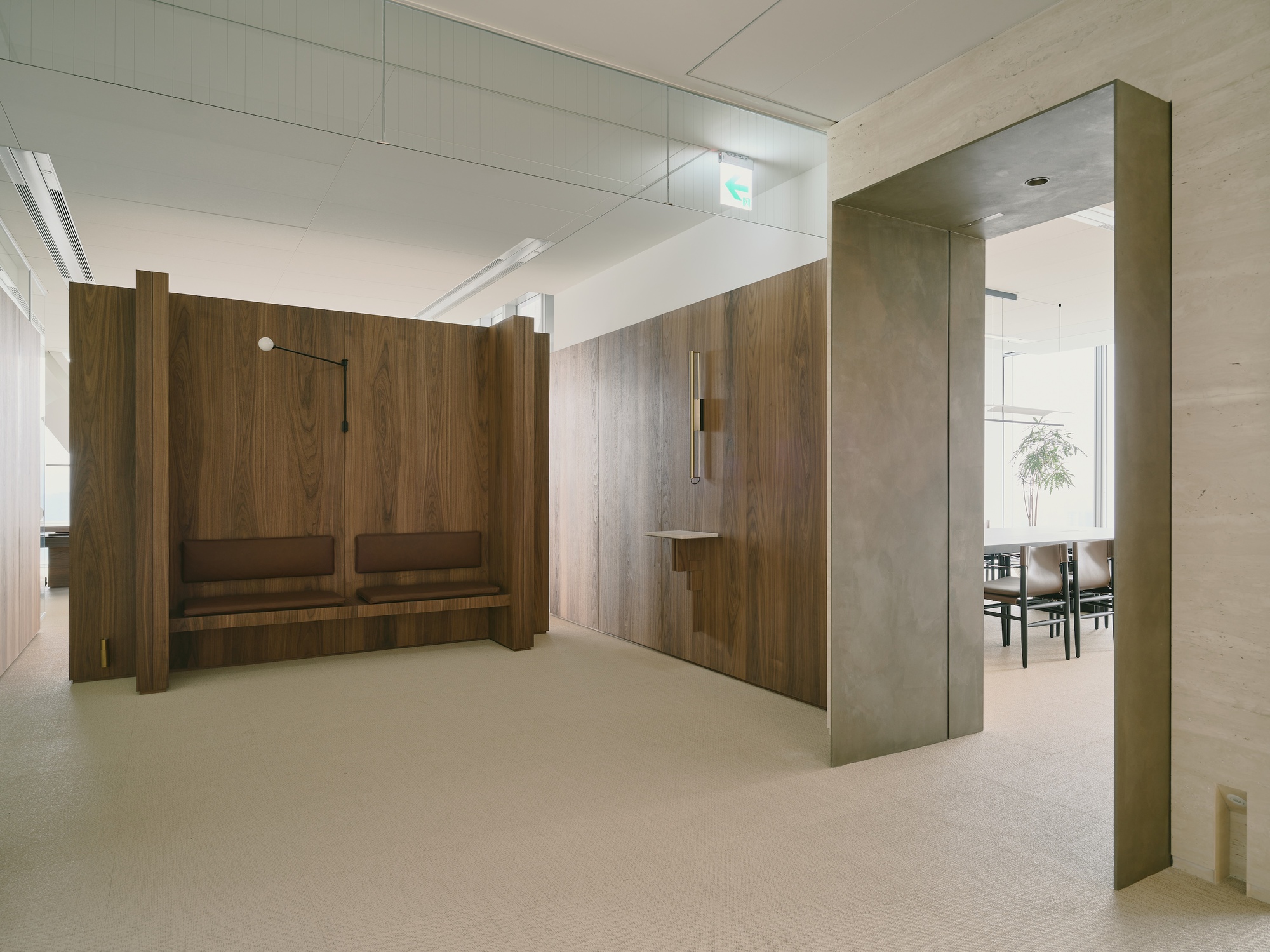 Office H / Minuspluse Design — офис в Тайбэе с «зоной взаимодействия сотрудников» в центре планировки