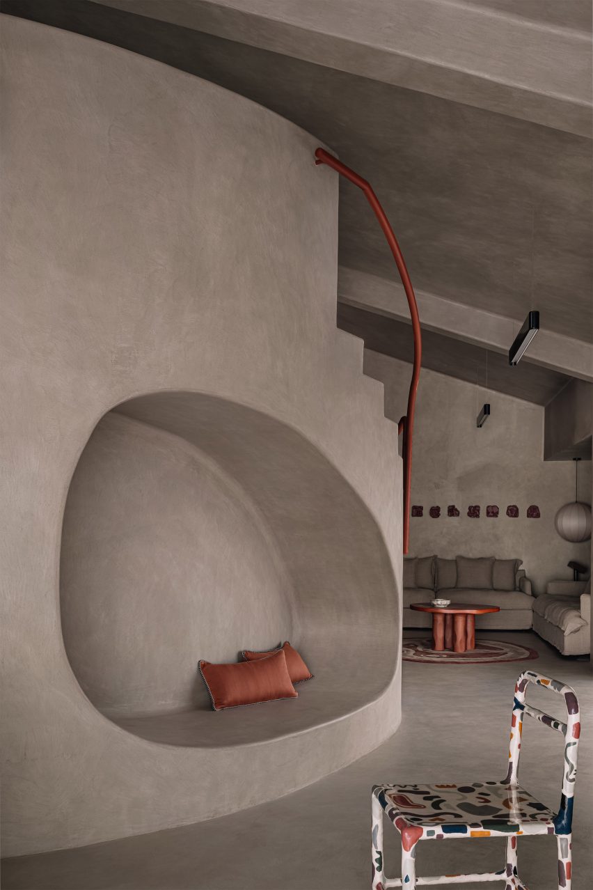 Дом в Гуджарате от Design ni Dukaan, вдохновленный Corbusier и Doshi