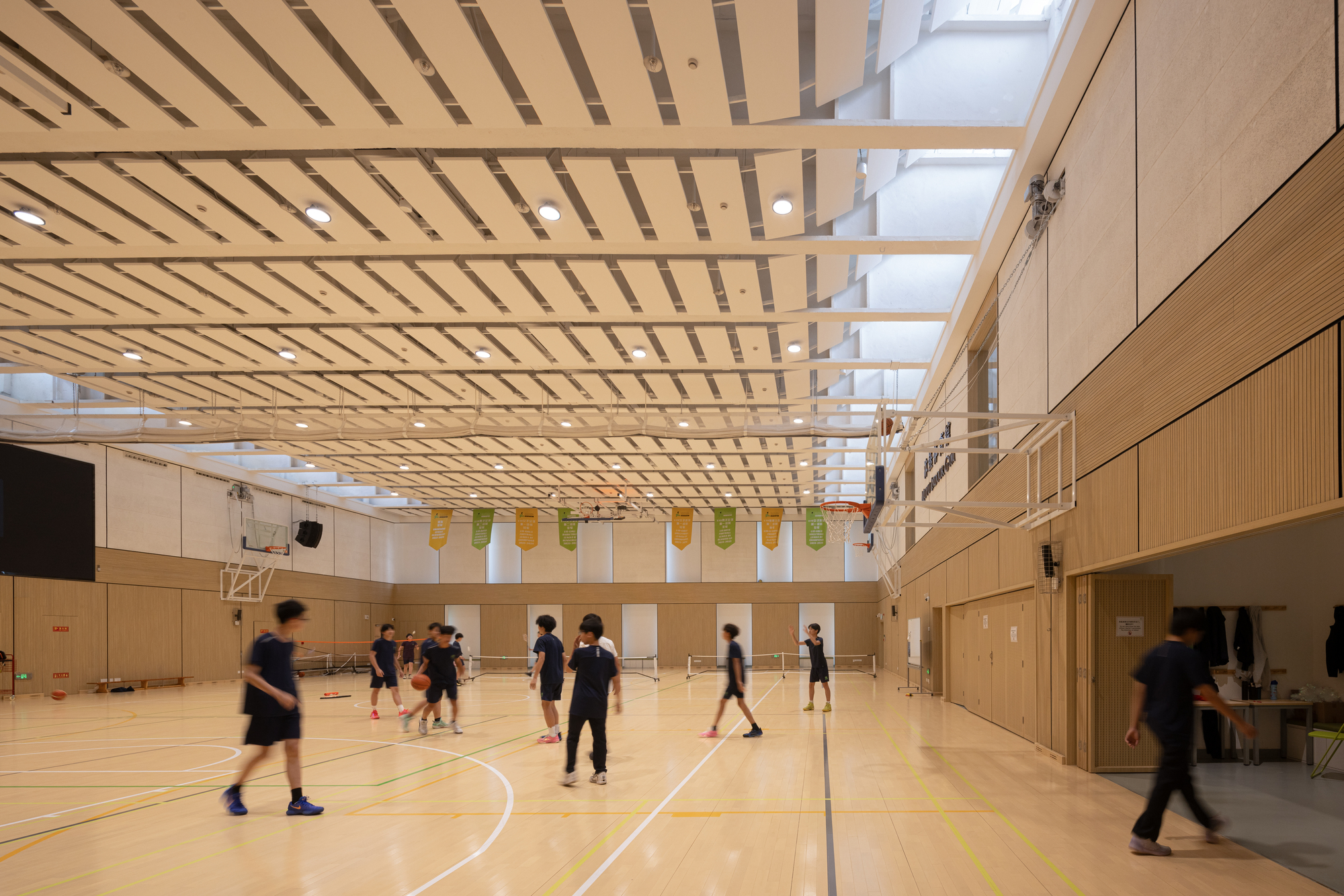 Anna Pao Sohmen Centre в школе YK Pao School / Scenic Architecture Office