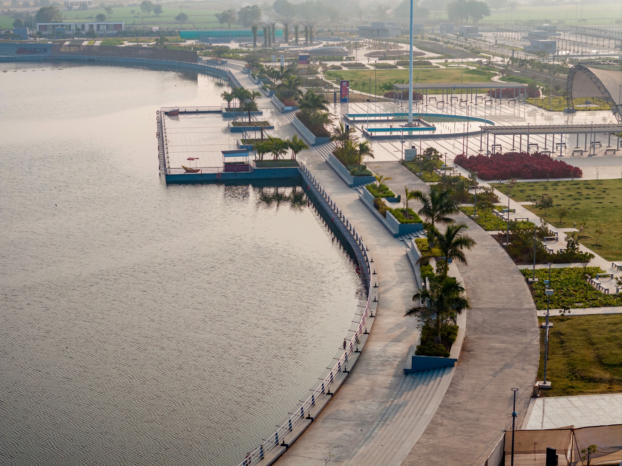 Atal Sarovar в Rajkot Smart City: городской водоём, который объединяет экологию и общественное пространство
