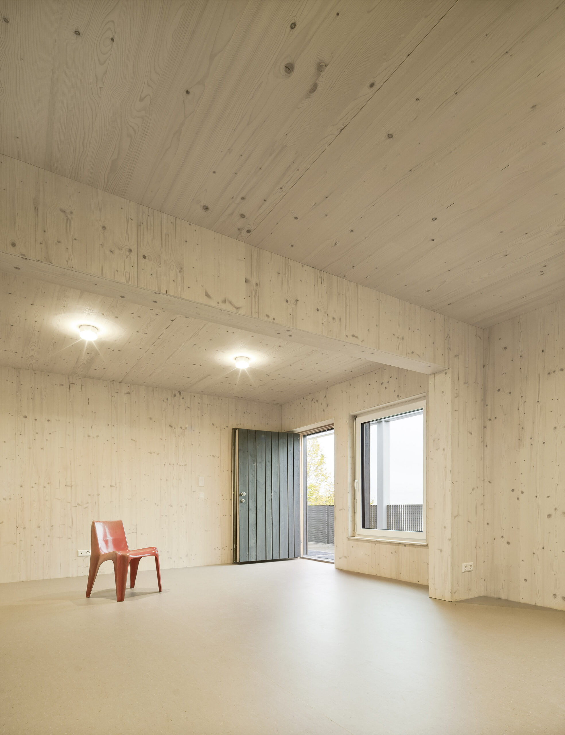 Flexible Dormitory / Atelier Kaiser Shen: гибкое общежитие для доступного и приёмного жилья в Шёнаихе