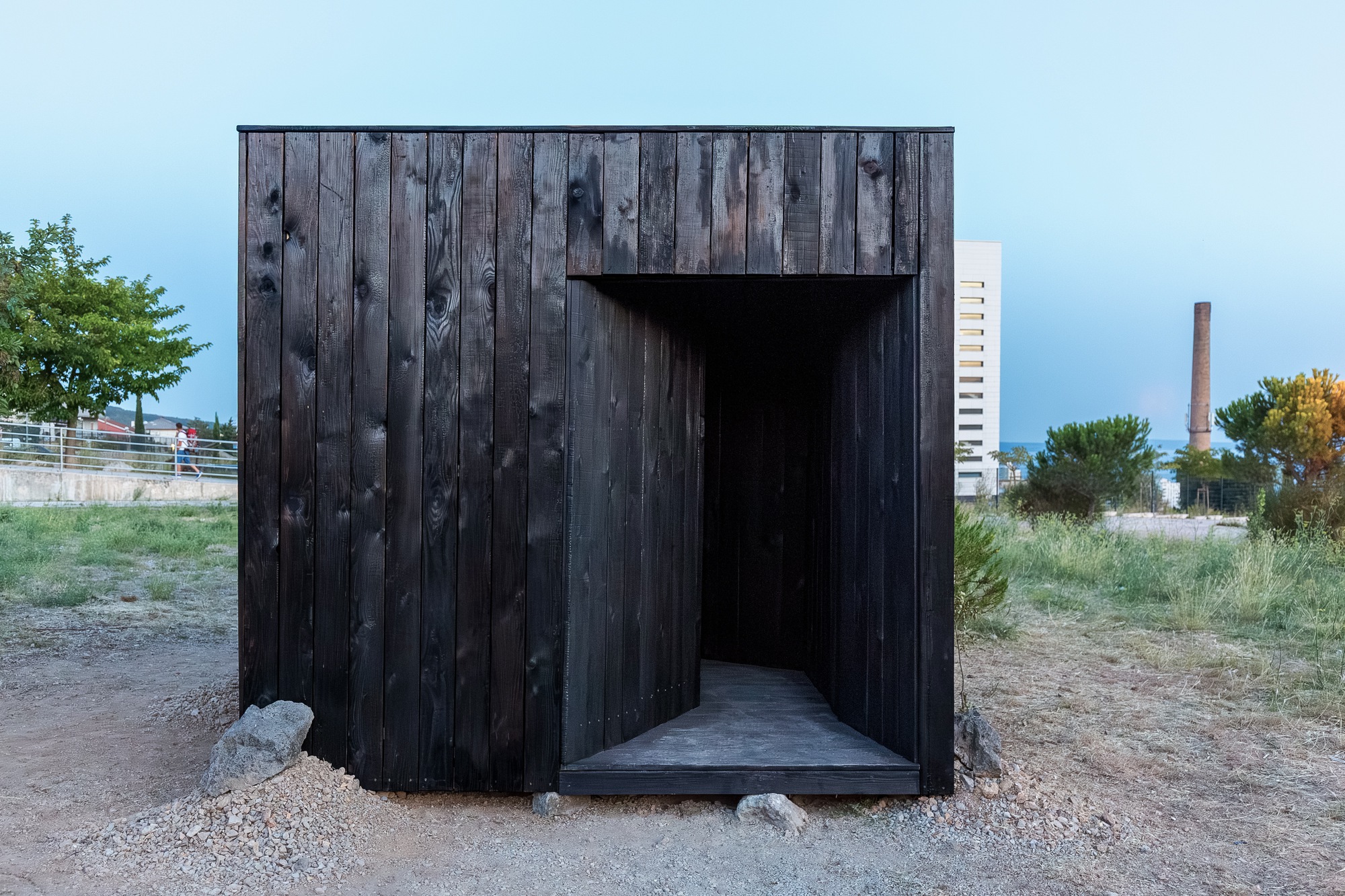 Black Thought Pavilion / Alberto Collet + Çisem Nur Yldirim + MEDS