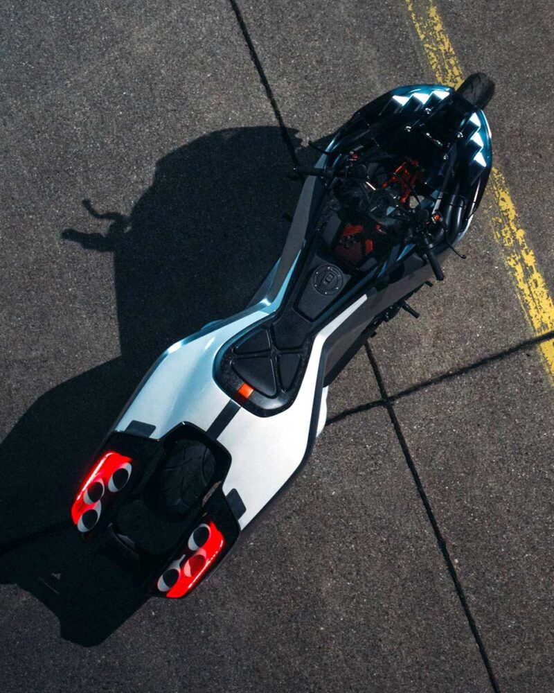 BMW Motorrad показала концепт Vision K 18: ретрофутуристический круизер с авиационными мотивами