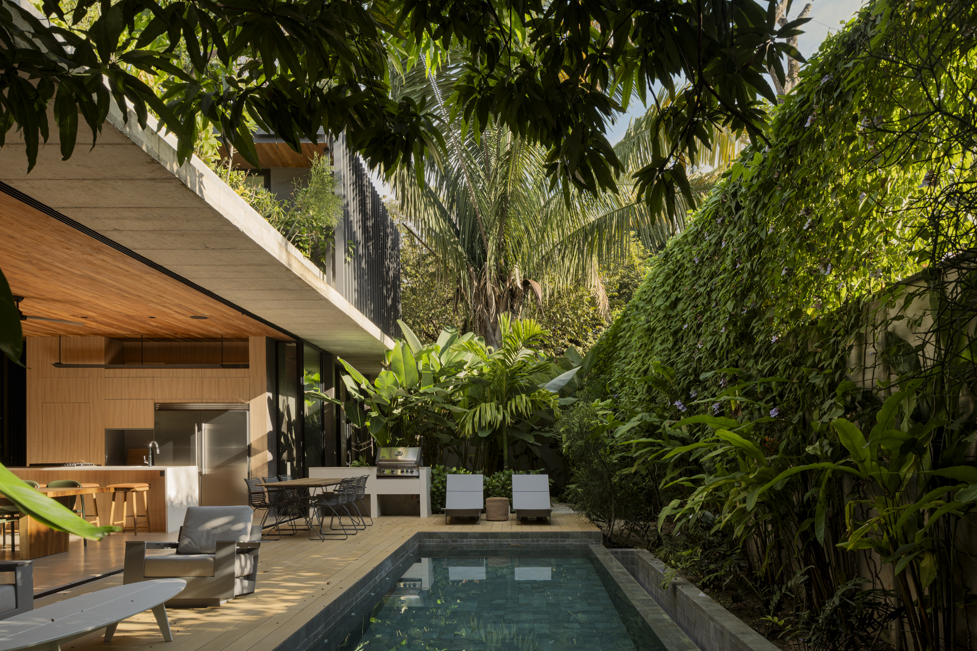 The Calm House / Carazo Arquitectura