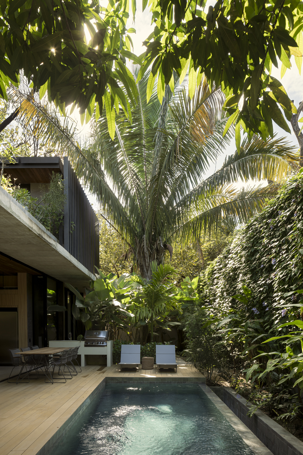 The Calm House / Carazo Arquitectura