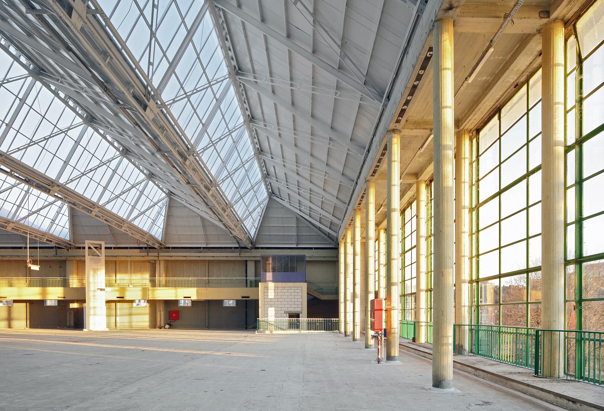 Charleroi Palais des Expositions / AgwA + architecten jan de vylder inge vinck
