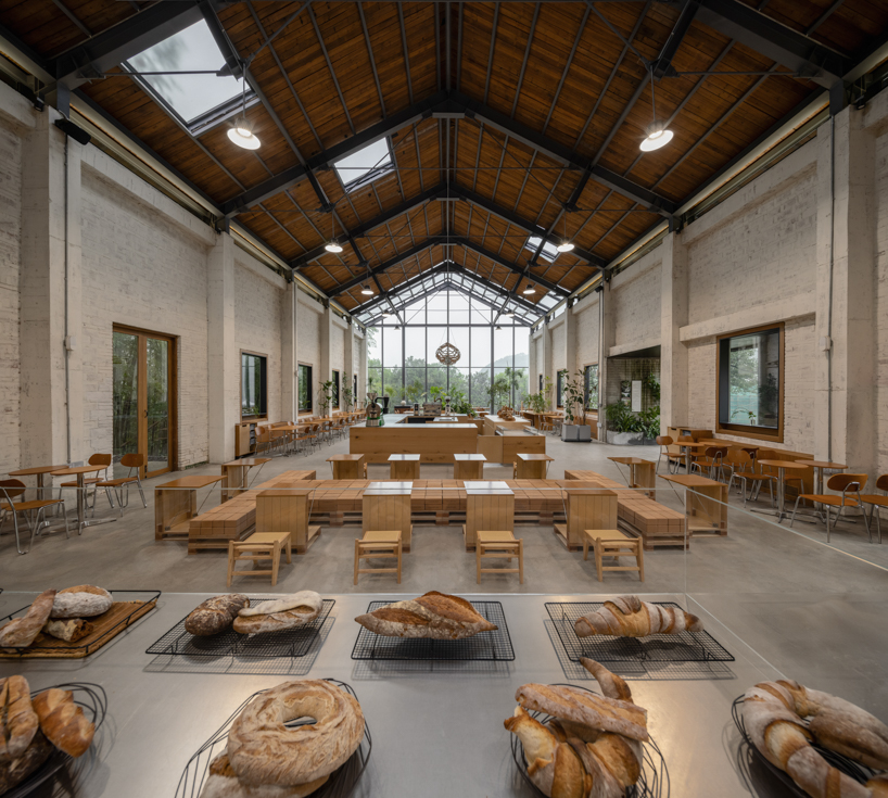 Stone-oven Bakery: реконструкция аудитории 1970-х в сельском Китае