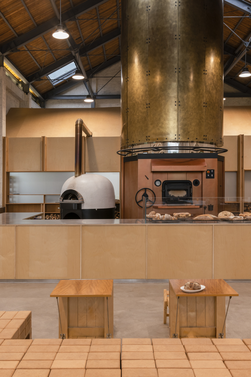 Stone-oven Bakery: реконструкция аудитории 1970-х в сельском Китае