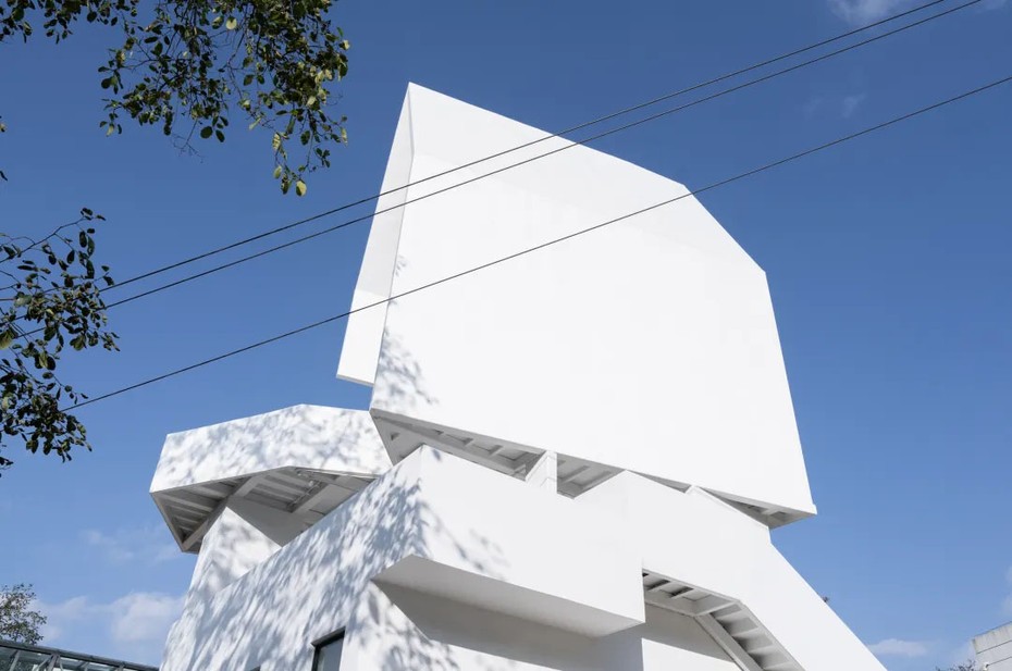 Галерея Dali Wuliangshan Flying Bird Art Gallery вид третий