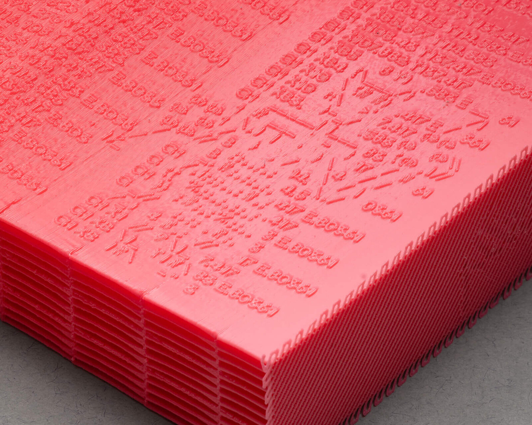 Manual: 3D-печатная книга, которая превращает G-code в рельефный текст