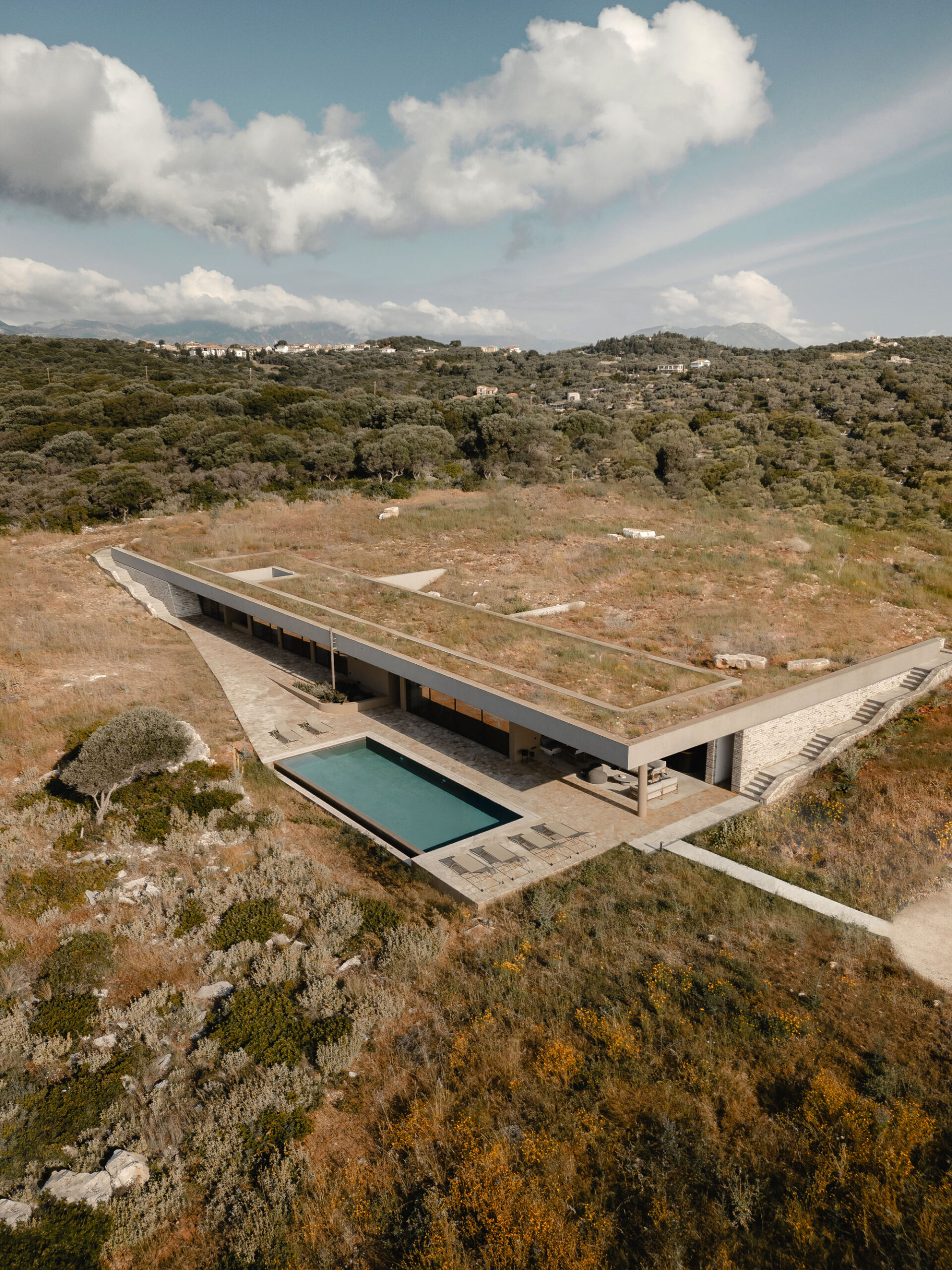 Euthea Residence / Ateno Architecture Studio: дом на необитаемом полуострове Лефкады