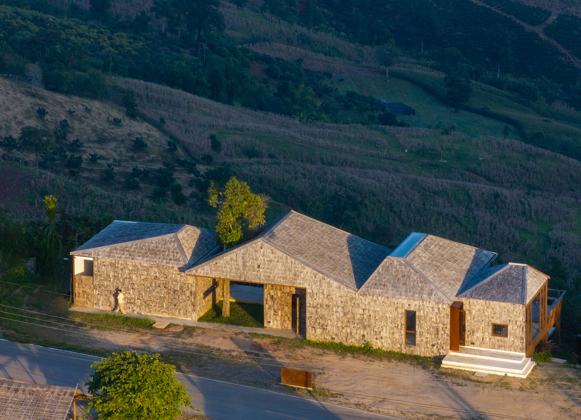 The Wood Cabin / S.O.S Architects
