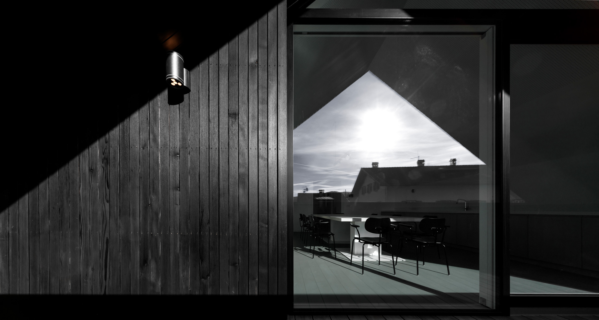 Лесничество в центре Нова-Поненте: проект Roland Baldi Architects, построенный из дерева