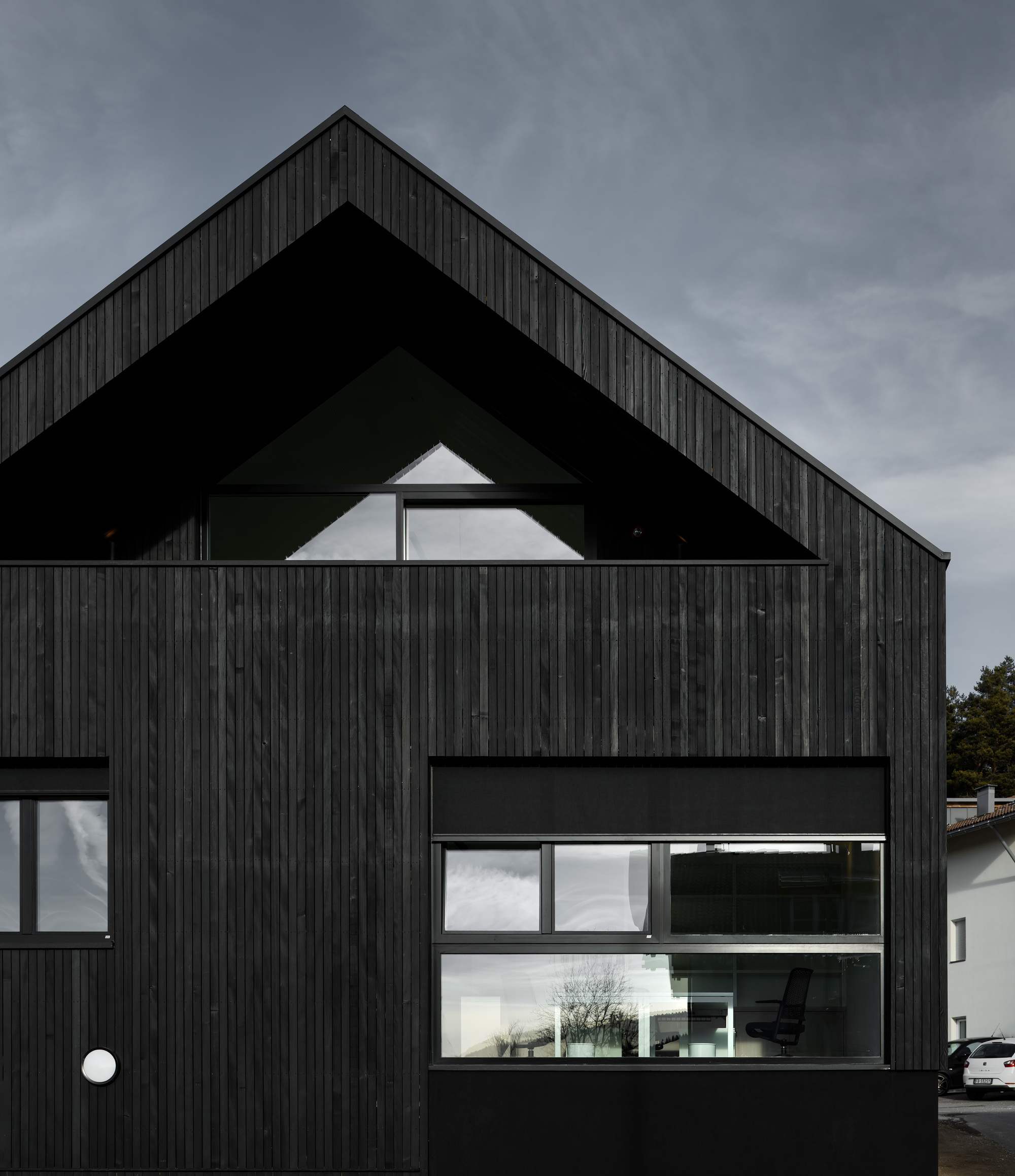 Лесничество в центре Нова-Поненте: проект Roland Baldi Architects, построенный из дерева