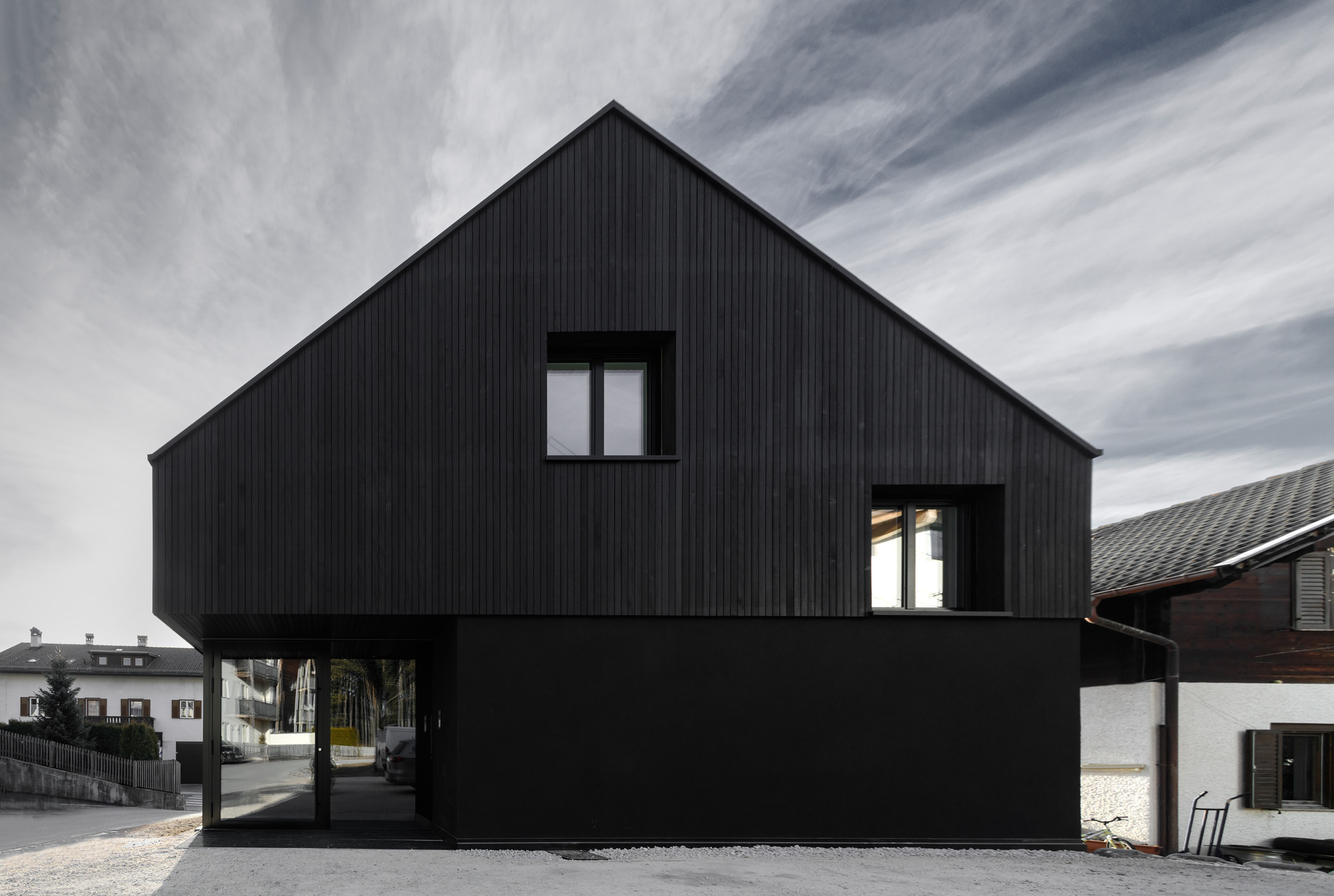 Лесничество в центре Нова-Поненте: проект Roland Baldi Architects, построенный из дерева