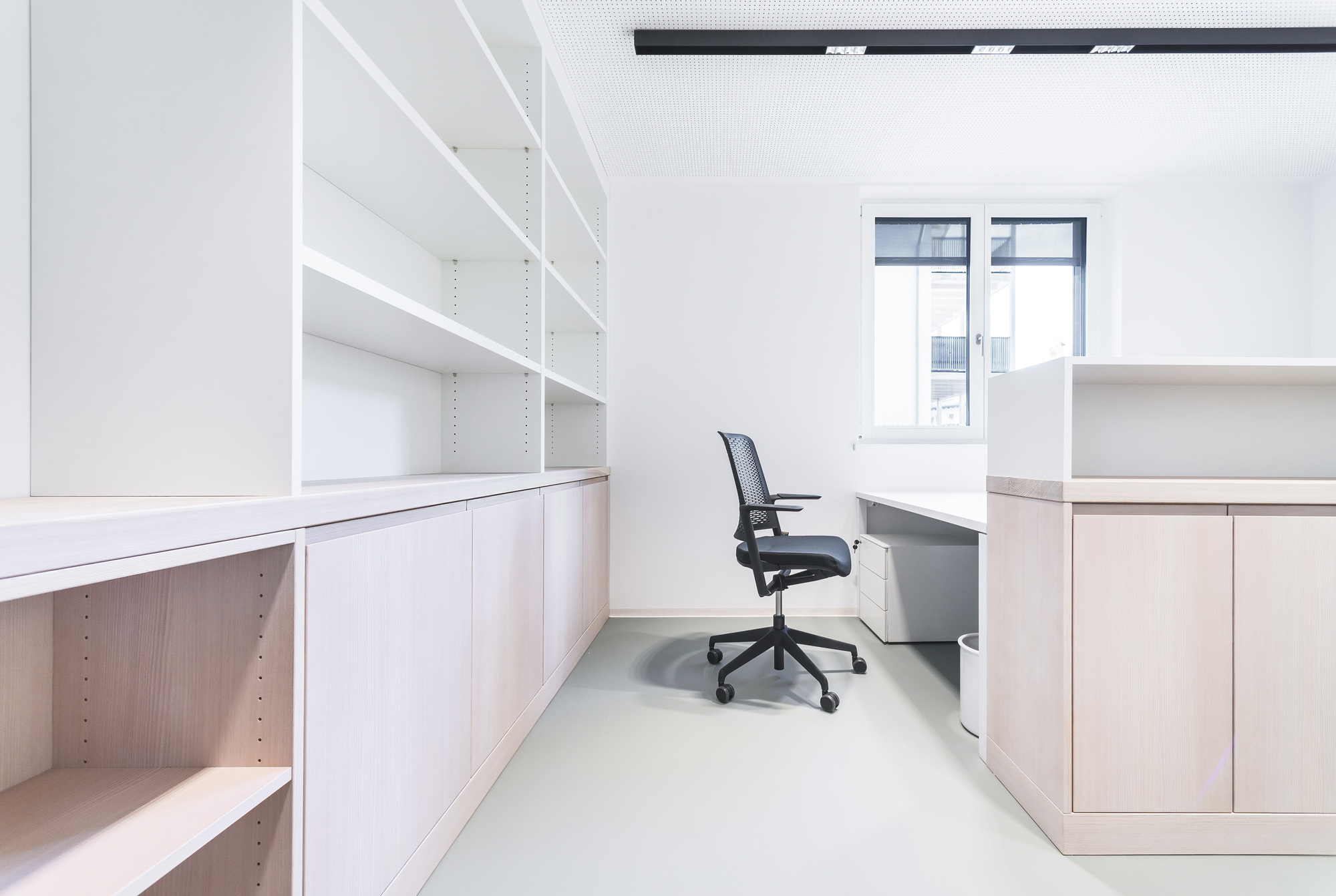 Лесничество в центре Нова-Поненте: проект Roland Baldi Architects, построенный из дерева